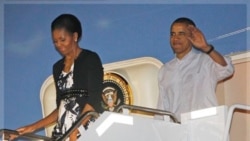 ورود باراک اوباما رییس جمهوری آمریکا به همراه بانوی اول. ۱۱ نو.امبر ۲۰۱۱