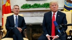 Президент США Дональд Трамп и генеральный секретарь НАТО Йенс Столтенберг. Белый дом, Вашингтон. 17 мая 2018 г.