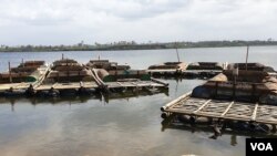 Penambangan pasir turut menyumbang kerusakan sungai. (foto: VOA/Nurhadi)