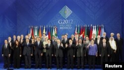 Foto conmemorativa con los líderes del G20 que participaron en la cumbre de Los Cabos, en Baja California, México.