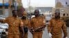 Deux commissariats attaqués par des "djihadistes" au Burkina