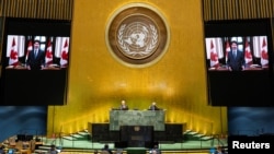 지난해 9월 열린 제75차 유엔 총회에서 쥐스탱 트뤼도(좌우 상단 화면) 캐나다 총리가 화상 연설하고 있다.