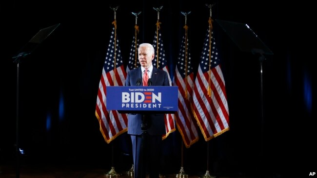 民主黨總統參選人拜登在德拉哇州談新冠病毒疫情。(2020年3月12日)