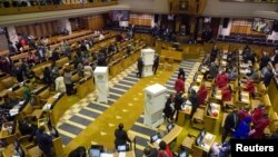 Le Parlement sud-africain prépare le vote de motion de défiance contre le président Zuma, à Cape Town, le 8 août 2017.