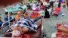인도네시아 강진 ·쓰나미 덮쳐 380명 사망...피해자 계속 늘어