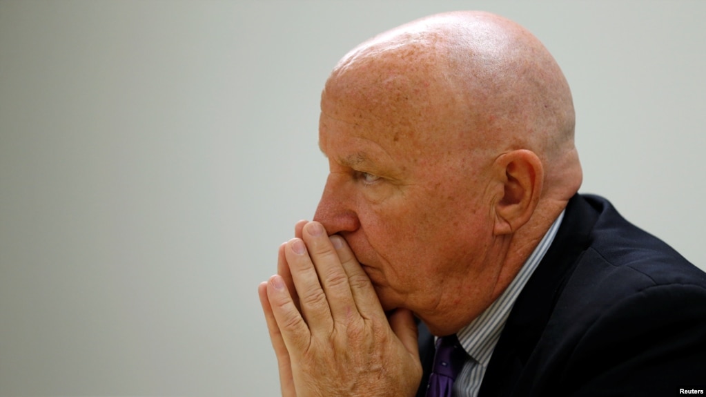 Anggota Kongres Kevin Brady, yang juga ketua Komisi "Ways and Means" di DPR dalam sebuah wawancara mengenai reformasi pajak di Washington, DC, 19 Juli 2017. Komite "Ways and Means" bertugas mengusulkan berbagai cara untuk menaikkan pendapatan negara. (Foto:Dok)