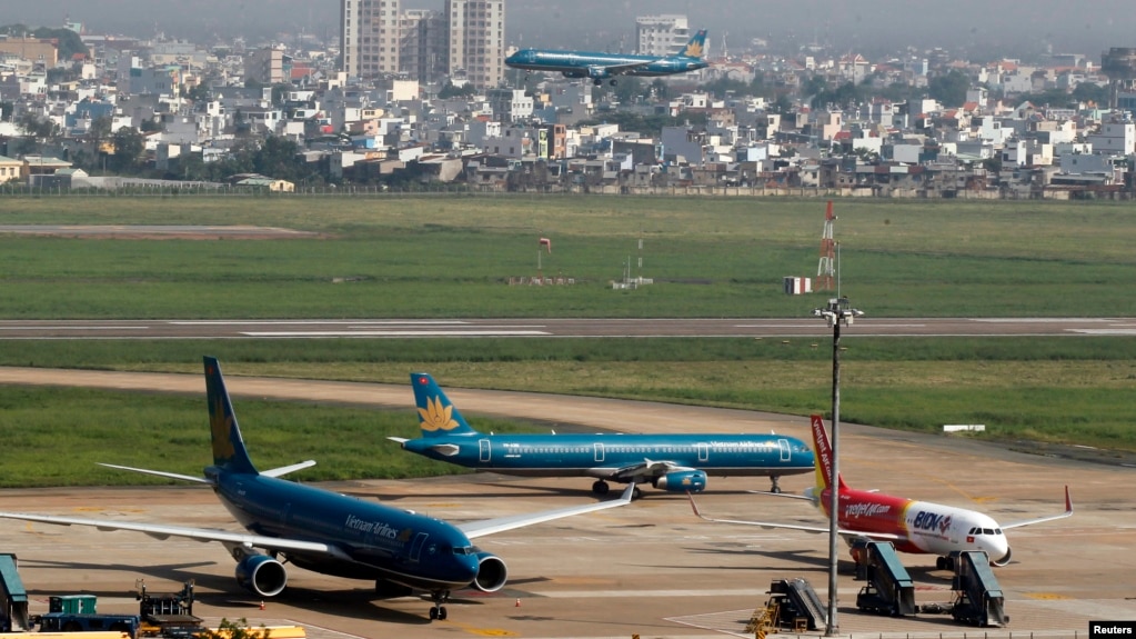 sân bay Tân Sơn Nhất ngày càng quá tải