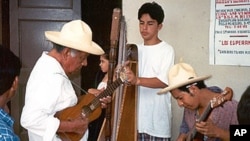 Los Cenzontles students traveled to Mexico to better understand the roots of the folk traditions