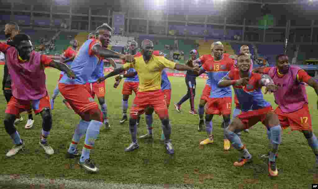 Les joueurs congolais célèbrent après avoir marqué un but contre le Togo &nbsp;au Stade de Port-Gentil, au Gabon, le 24 janvier 2017.