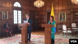 El canciller Carlos Holmes Trujillo y Margarita Manjarrez, directora de asuntos consulares, presentaron los puntos de atención consular en frontera con Venezuela ubicados en territorio colombiano que abrió la Cancillería. 