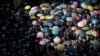 홍콩서 대규모 시위...우산혁명 지도부 징역형에 항의