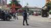 Agente da policia anti-motim de Angola