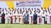 Photo de famille des participants avec le president du Faso Roch Kaboré à Ouagadougou, le 15 mai 2019. (VOA/Issa Napon)