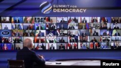 Američki predsednik je domaćin virtuelnog Samita za demokratiju