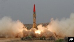 지난 5월 파키스탄이 시험발사에 성공한 단거리 탄도미사일. 핵탄두 탑재가 가능하다. (자료사진)