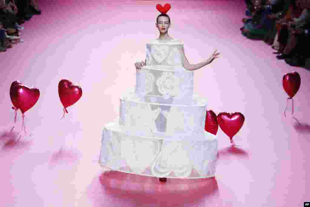 A model displays a 2017-18 Fall/Winter creation by Spanish designer Agatha Ruiz de la Prada during the Madrid's Fashion Week in Madrid.