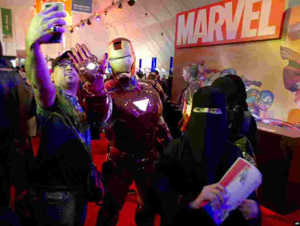 برگزاری اولین کنفرانس ”کامیک کان“ (Comic Con) یا گردهمایی هواداران کتاب‌های تصویری، در عربستان سعودی. 