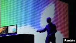 El CEO de Apple, Tim Cook, presenta el nuevo sistema operativo de Apple, en San Francisco.