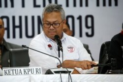 Ketua Komisi Pemilihan Umum Arief Budiman saat mengumumkan hasil pilpres April 2017, di kantor pusat KPU di Jakarta, 21 Mei 2019. (Foto: Reuters)