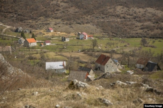 Karadžićevo rodno selo Petnica u Crnoj Gori. (Foto: BIRN)