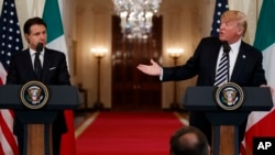 美国总统川普和意大利总理孔特在白宫联合举行记者会。(2018年7月30日)