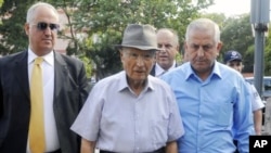 Kenan Evren, the leader of Sept. 12, 1980 military coup, arrives to cast his vote in a referendum in Ankara, Turkey. (File Photo - September 12, 2010)