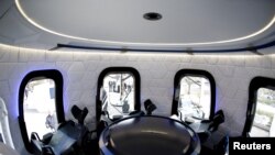 Vista interior de una réplica de la cápsula Blue Origin. Colorado Springs, Colorado, 5-4-17. REUTERS/Isaiah J. Downin.g