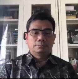 Direktur Eksekutif LSI, Djayadi Hanan (VOA/tangkapan layar)