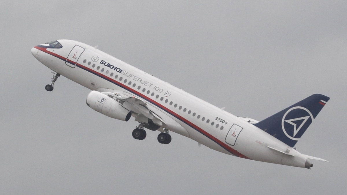 Самолеты 7 букв. Sukhoi Superjet 100 Indonesia. Superjet-100 Грозный. Indonesia super Jet.