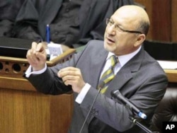Leading ANC officials, such as Minister in the Presidency Trevor Manuel, have broken ranks to criticize the party ahead of the elections