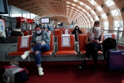 Pandemic reshapes air travel