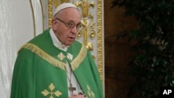El Papa Francisco expresó "su más profundo pesar" por las víctimas que han perdido la vida en una acción "tan inhumana".