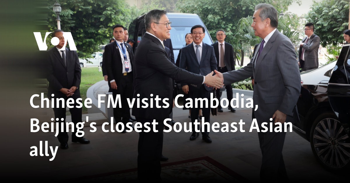Chinese FM visits Cambodia, Beijing's closest Southeast Asian ally