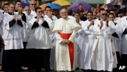 El cardenal arzobispo de La Habana, Jaime Lucas Orteaga y Alamino celebró una misa en Roma en presencia de los embajadores de EE.UU y Cuba.