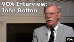 美国国家安全顾问博尔顿接受美国之音专访。