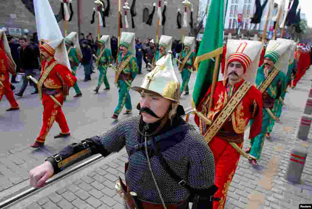 مراسم هفتصد و چهل و سومین سالگرد مرگ مولوی در قونیه ترکیه.