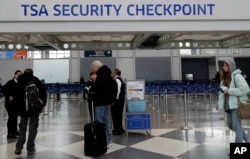 Petugas TSA di bandara O'Hare, Chicago, 11 Januari 2019.