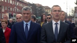 Kosovski predsednik Hašim Tači i generalni sekretar NATO-a Jens Stoltenberg