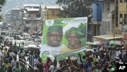 Des militants de l'opposition durant la campagne électorale à Freetown