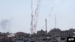 تصویری از شلیک راکت ها از غزه به اسرائیل
