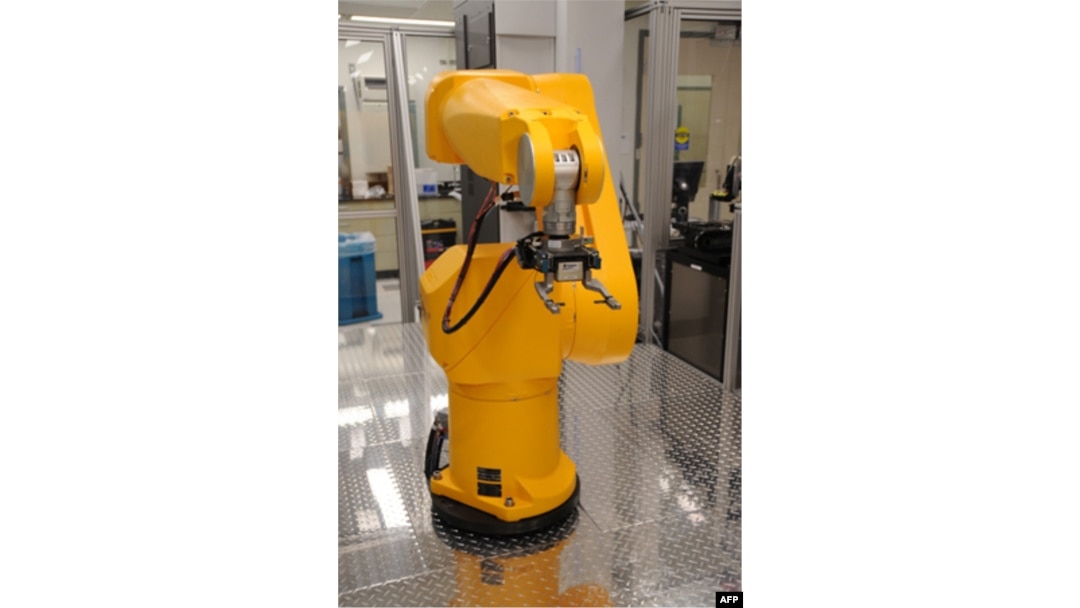 Minglab ximikatlarni bir zumda tekshirib beruvchi yangi robot