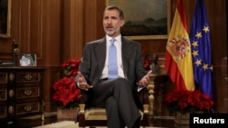 Raja Felipe VI memberikan pidato malam natal di Istana Zarzuela, Madrid, Spanyol. 