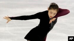 러시아 소치 동계올림픽에 출전한 한국 김연아 선수가 20일 여자 피겨 프리스케이팅 경기를 앞두고 드레스 리허설을 하고 있다.