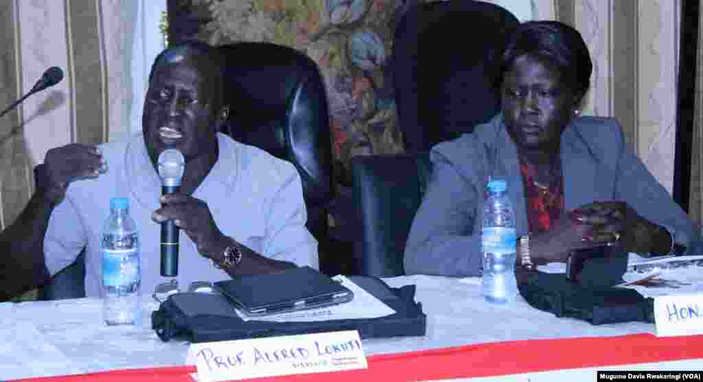 Dr. Alfred Lokuji, former dean at the University of Juba, speaks at the Voice of America town hall meeting on Thursday, March 28, 2013. 