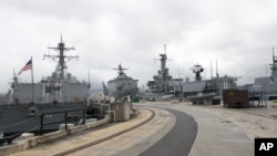ناوهای نیروی دریایی کشورهای شرکت کننده در رزمایش ریمپک در پایگاه دریایی پرل هاربور هاوایی پهلو گرفته اند - عکس مربوط به ۱۴ تیر 