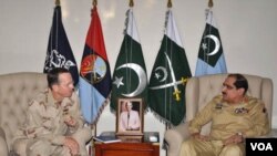 Laksamana AS, Mike Mullen melakukan pembicaraan dengan Panglima Militer Pakistan Ashfaq Kayani di Islamabad (20/4).