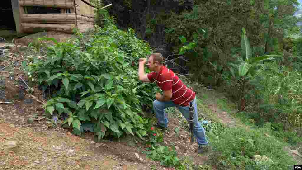 Jesús Ayala, padre de Santiago, no planea por el momento regresar con su familia a Venezuela. Ahora se dedica a la agricultura en Pacho, Cundinamarca, una población cercana a Bogotá.