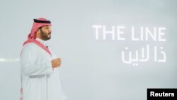 Putra Mahkota Mohammed bin Salman dari Kerajaan Arab Saudi mengumumkan rencana pembangunan kota nol emisi karbon yang akan di bangun di barat laut Arab Saudi, 10 Januari 2021.