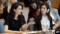 Amal Clooney et Nadia Murad lors d'une réunion du Conseil de Sécurité sur les violences sexuelles, New York, 23 avril 2019.