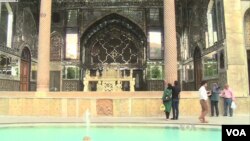 اصفهان یکی از قطب های گردشگری ایران است.
